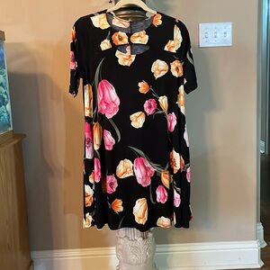 LET THEM EAT CAKE FLORAL FIT AND FLARE DRESS W SHORT SLEEVES SZ:M OVAL PEEK HOLE
